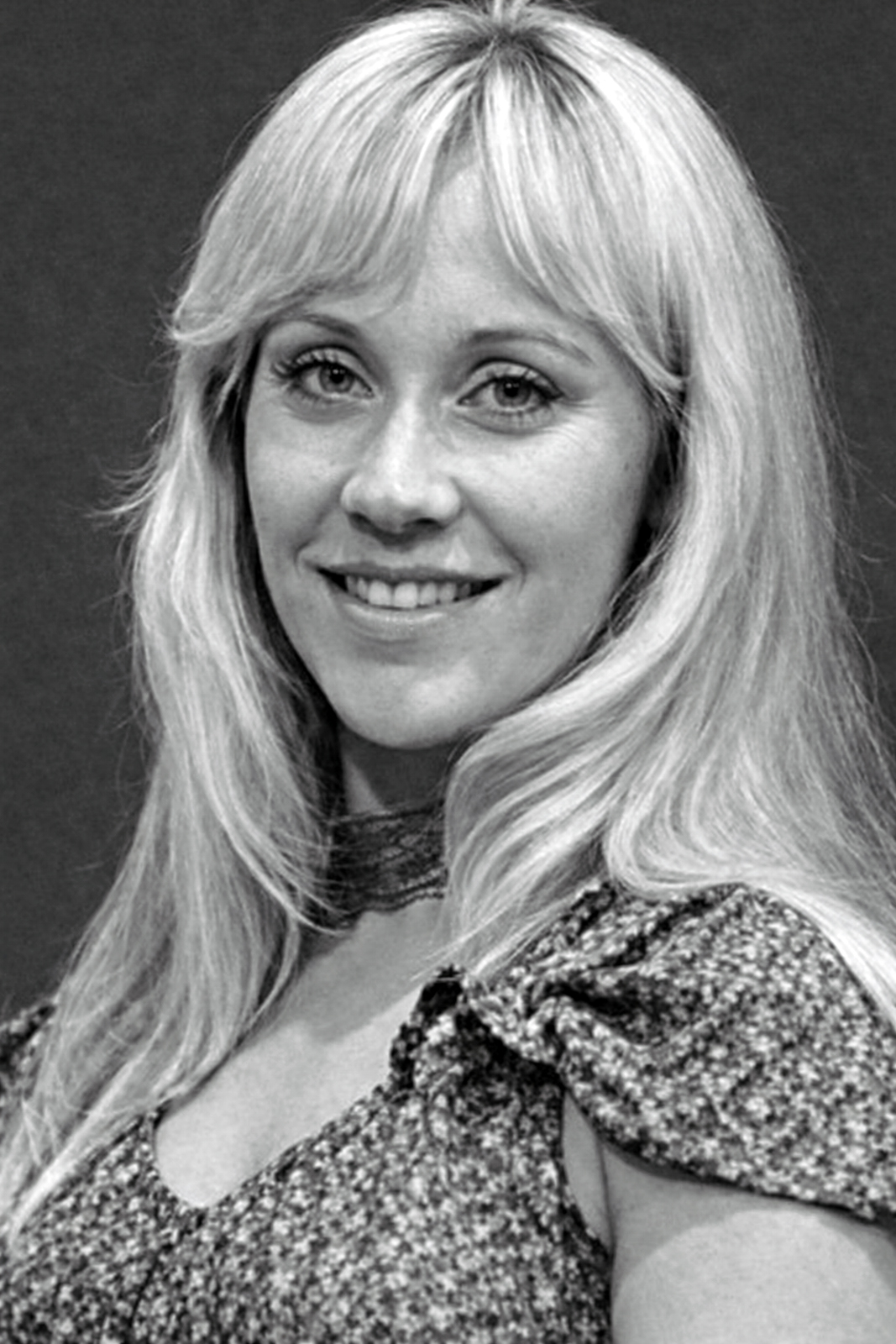 Agnetha Fältskog, 1974. AVRO:s TopPop, CC BY-SA 3.0. Agnetha Fältskog, 1974.