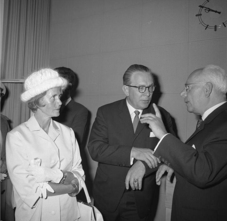 Besök i Teldecs skivfabrik i Nortorf under Kieler Woche, 22–23 juni 1962. Foto: Egon Steiner/Bundesarchiv, CC BY-SA 3.0 DE. Besök i Teldecs skivfabrik i Nortorf under Kieler Woche, 22–23 juni 1962.