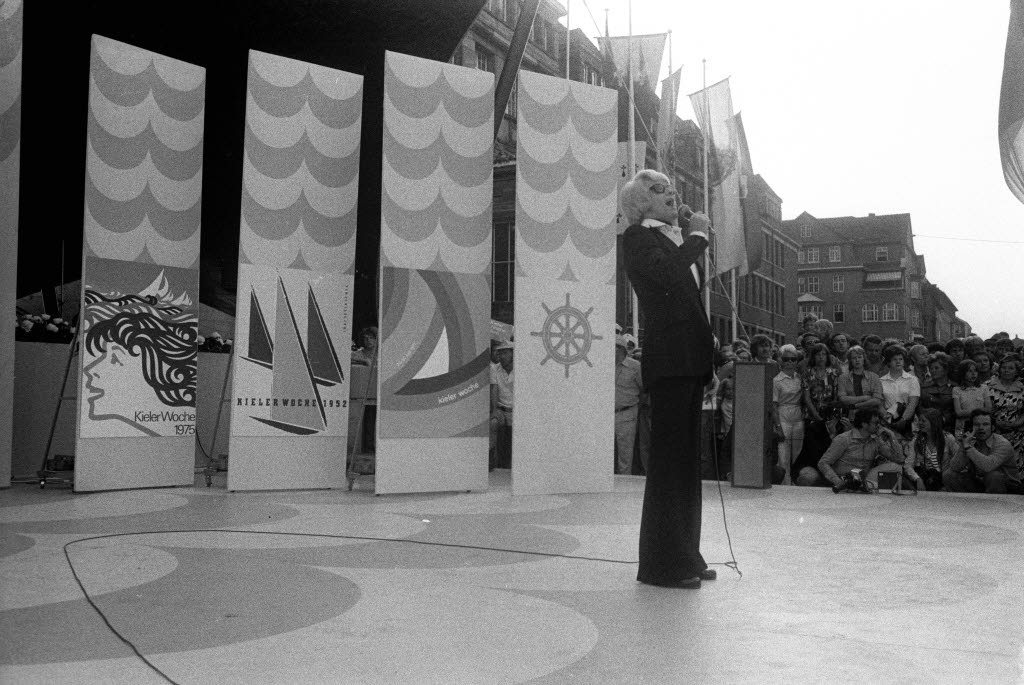 Heino i direktsändningen Aktuelle Schaubude under Kieler Woche, 21 juni 1975.